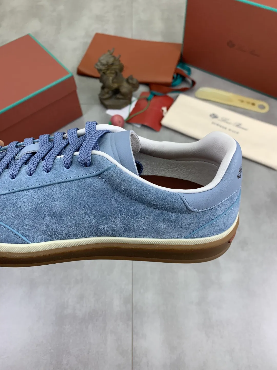 Men's men's shoes 💰P580 New model 💰 The latest casual shoes Loro Piana 💯 Top grade 💯 Buy the original copy 💯 Founded the existing Loro Piana company on April 24, 1924. It is the sixth generation of family operation, providing the best quality products to customers who are discerning about taste and quality. Imported original fly woven fabric with cowhide fabric, plain calfskin lining, hand-stitched thread with cowhide feet, original packaging, high-end outsole, size: 38-45 (customized for 46), 8️⃣ colors available